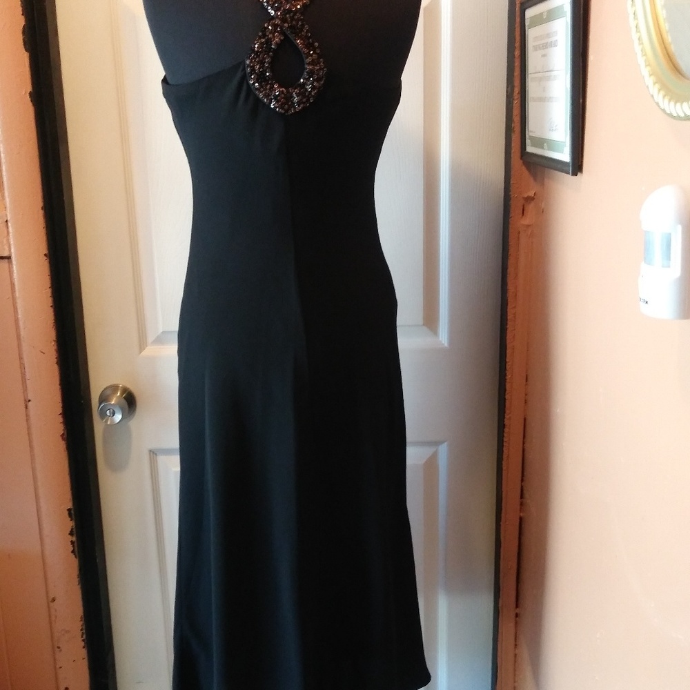 Little black dress/ embellishments around neck - Picture 5 of 5